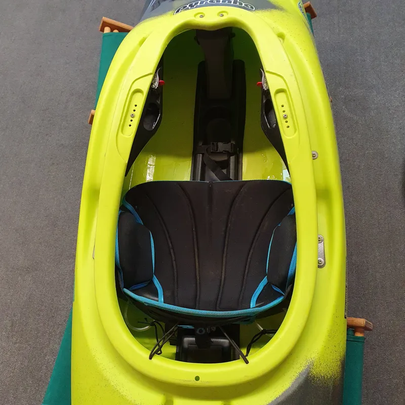 Pyranha Ozone Freeride Whitewater Medium Smoking Gecko EX DEMO-4