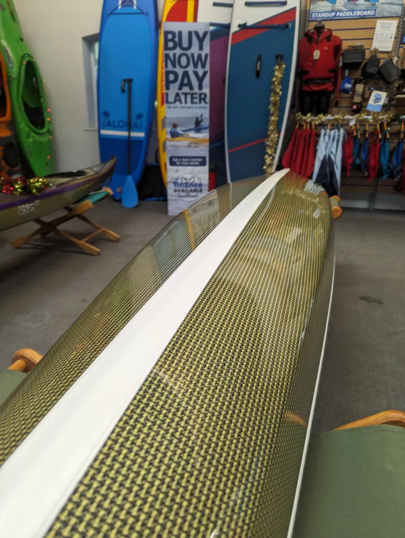 P and H Volan 158 Kevlar Carbon Infusion Clear Hull with Keel Strip in Cherry-9