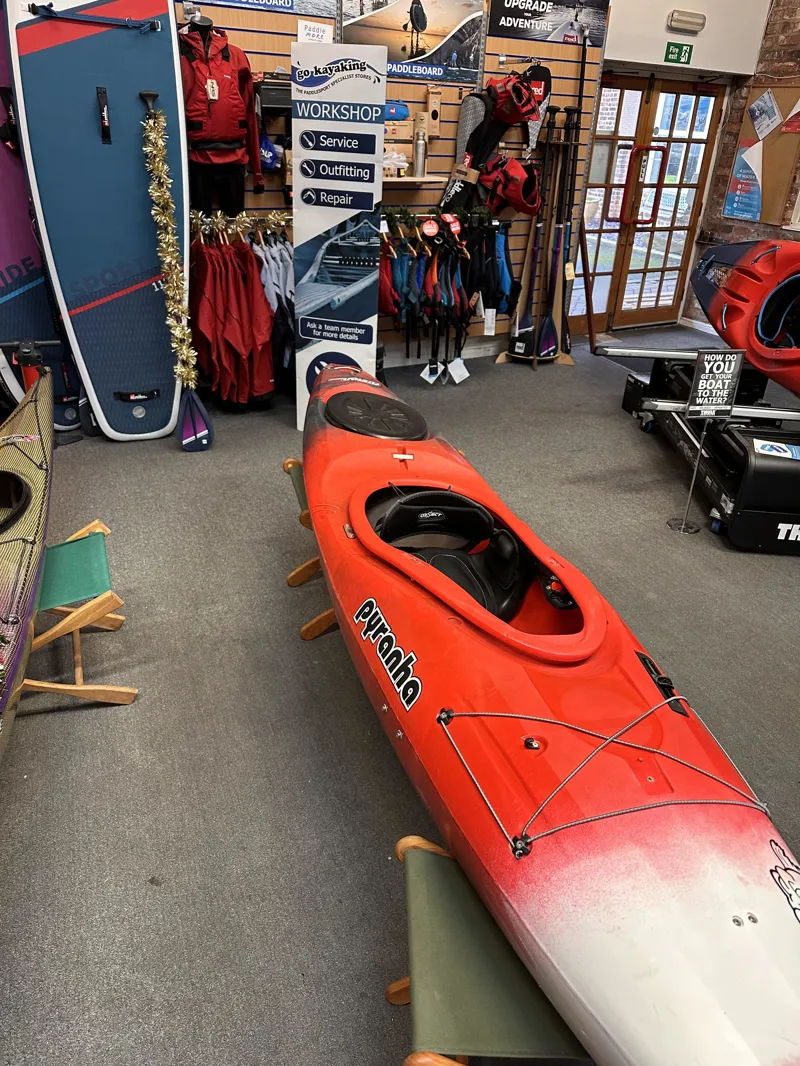 Pyranha Fusion Medium General Purpose Kayak with Skeg Second Hand-4