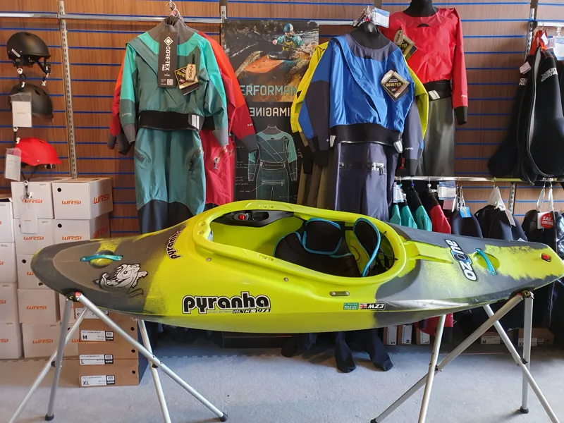 2023 Pyranha Ozone Freeride Whitewater Small Smoking Gecko EX DEMO-1