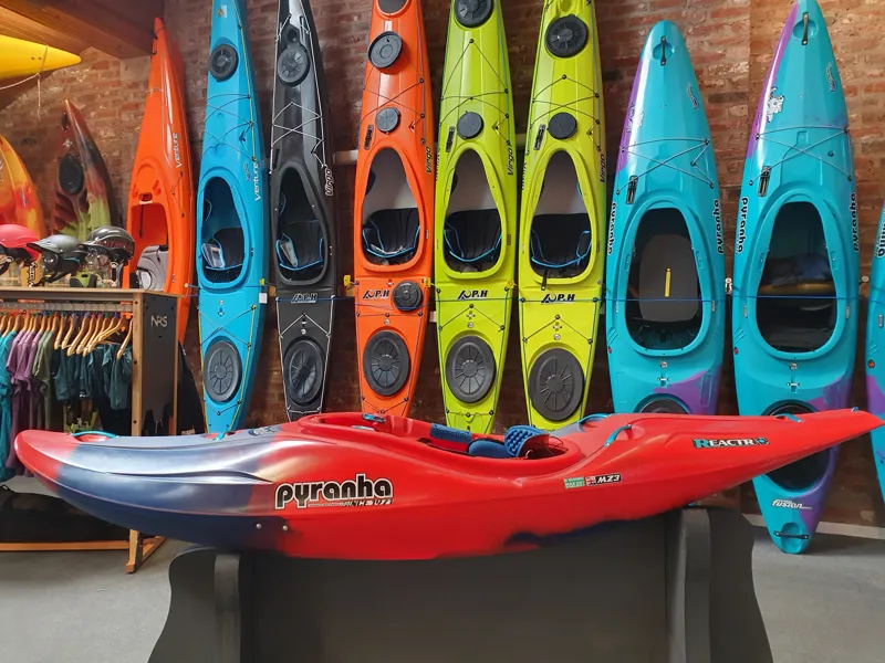 2024 Pyranha ReactR Medium River Running Kayak Rosella Red Factory 2nd-1