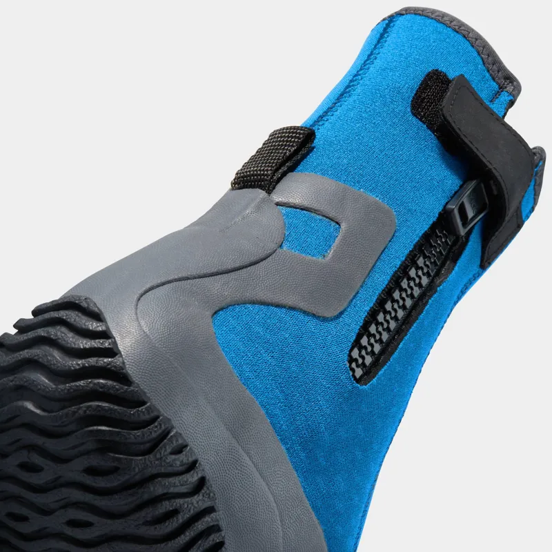 2025 NRS Womens 3mm Neoprene Lined Paddle Wetshoe in Blue-4