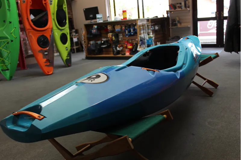 Pyranha 9R 2 Large Whitewater Kayak in Blue Crush Factory 2nd-5