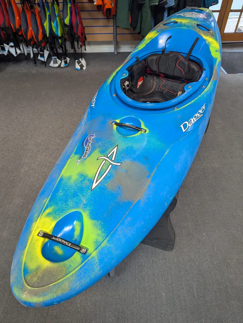 Second Hand Dagger Code Creek Spec Whitewater Kayak size Small-4