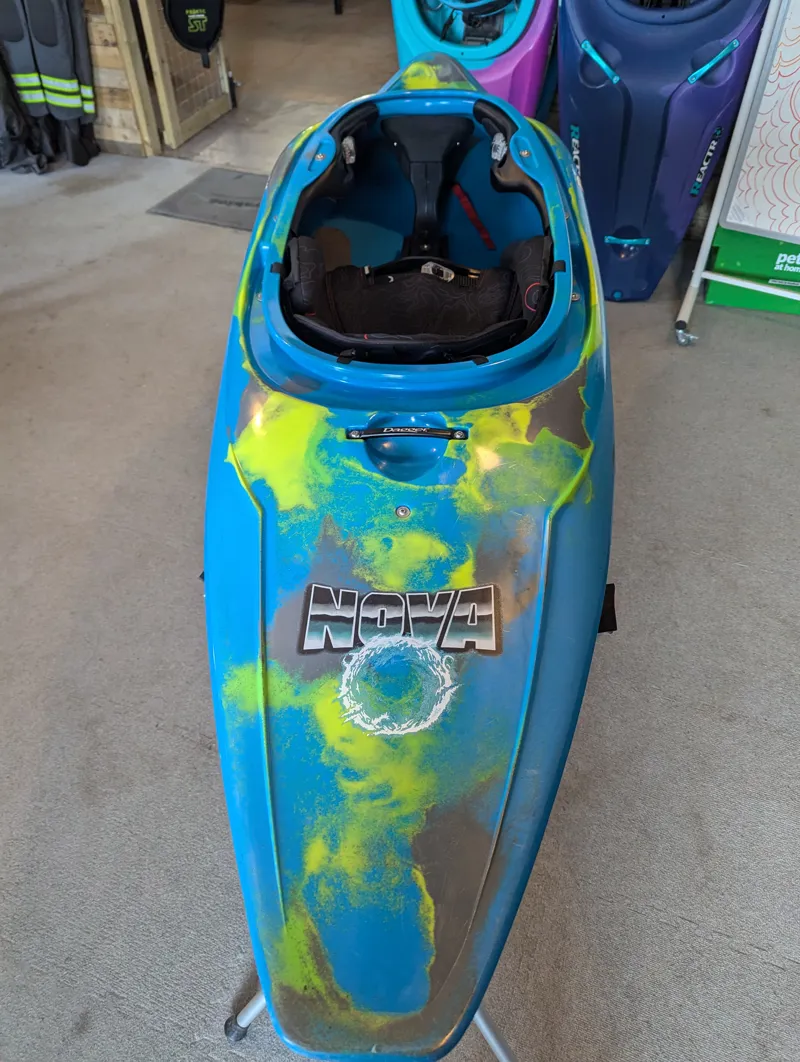 Second Hand Dagger Nova Full Slice Whitewater Kayak-3