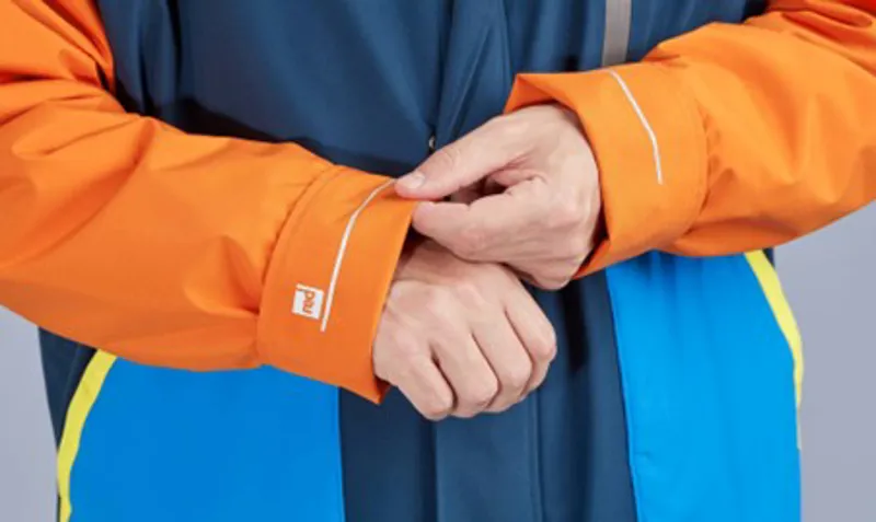 2025 Red Equipment Long Sleeve Changing Robe Recovered with 15k Waterproof-9