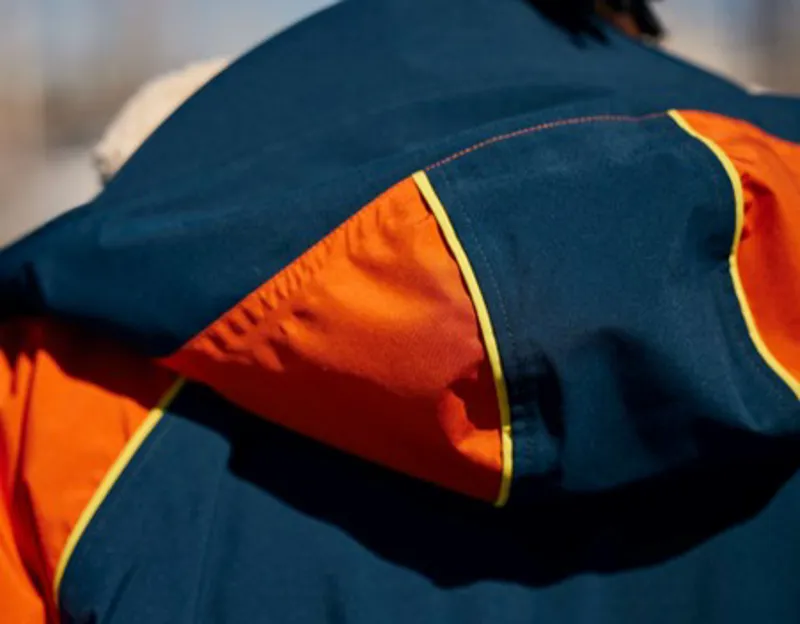 2025 Red Equipment Long Sleeve Changing Robe Recovered with 15k Waterproof-2