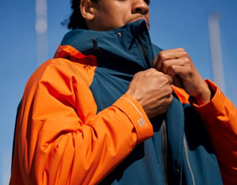 2025 Red Equipment Long Sleeve Changing Robe Recovered with 15k Waterproof-3