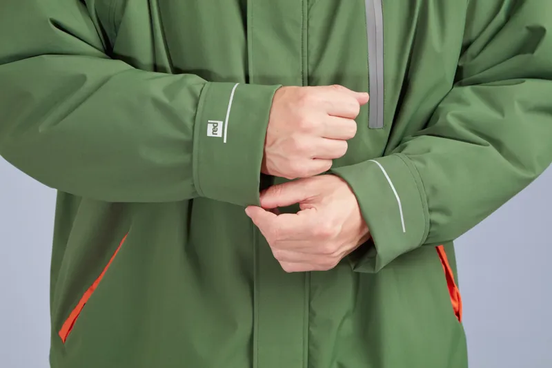 2025 Red Equipment Long Sleeve Changing Robe in Forest Green 15k Waterproof-2