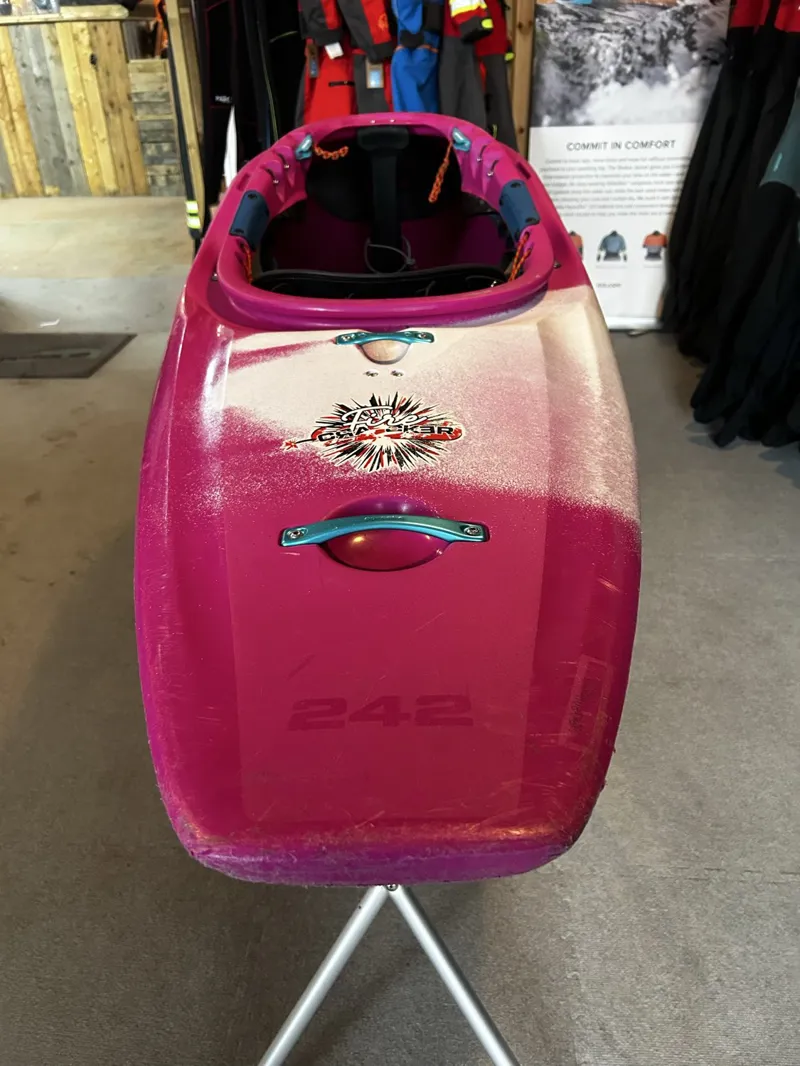 Pyranha Firecracker 242 Elite Ex Demo Fuchsia/Purple/White Used Boat-4