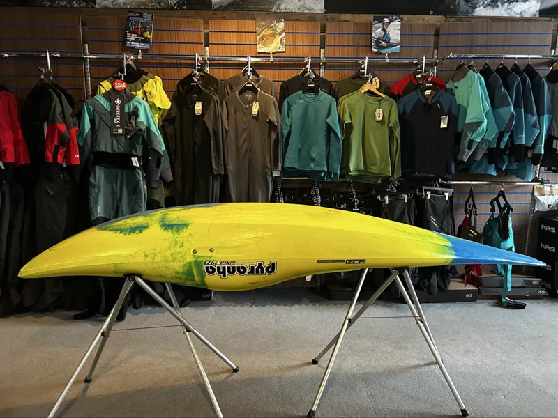 2025 Pyranha Kayaks Ripper 2 Large Elite Ex Demo Yellow/Navy-2