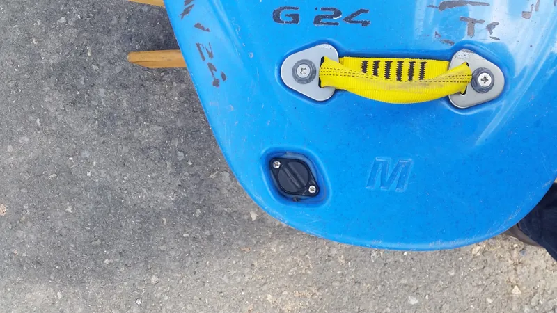 Ex Demo Pyranha Varun Medium Kayak with C30 in Blue/Grey Colours-3