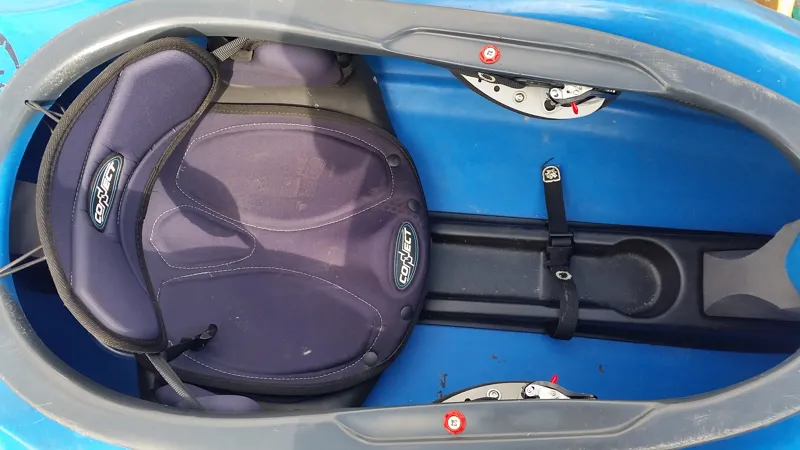 Ex Demo Pyranha Varun Medium Kayak with C30 in Blue/Grey Colours-6