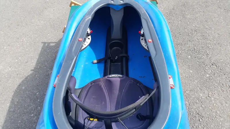 Ex Demo Pyranha Varun Medium Kayak with C30 in Blue/Grey Colours-7