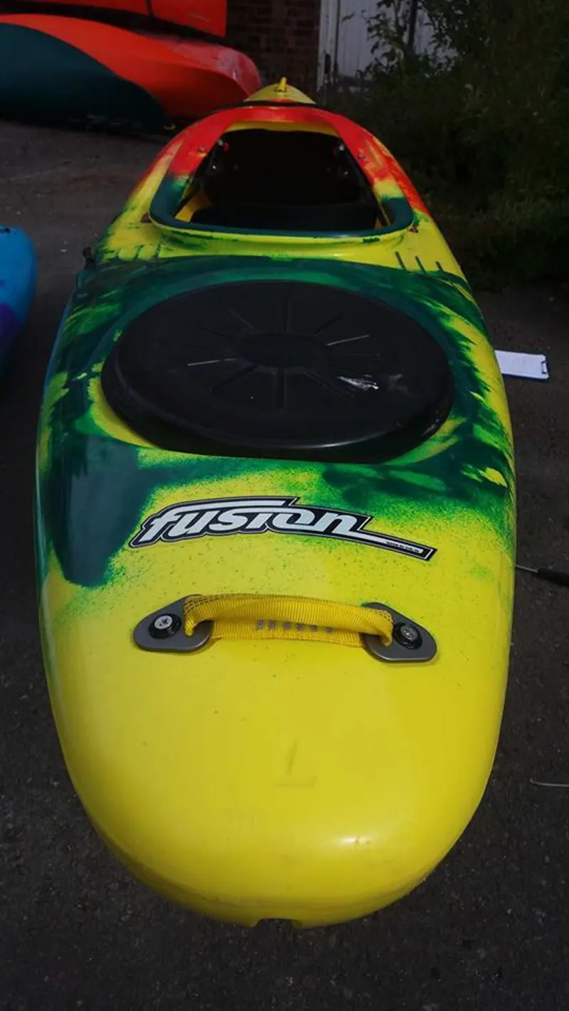 Pyranha Fusion Large CR+ - Ex Demo-3