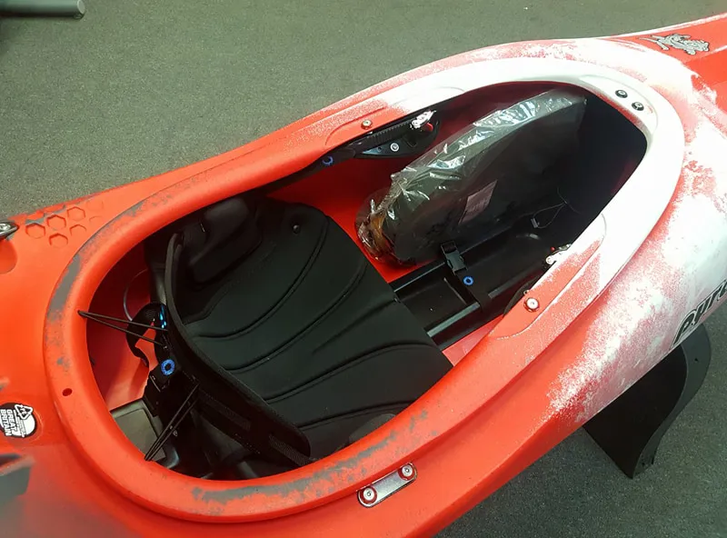 2017 Pyranha 9R Creek Kayak Stout 1 - Clearance-2