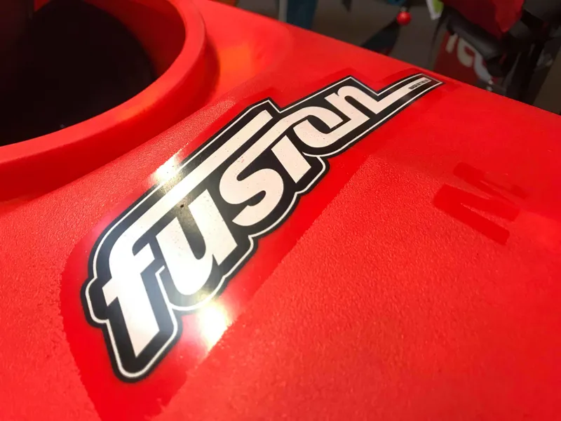 Pyranha Fusion II Medium Connect - Factory 2nd FREE SHIPPING