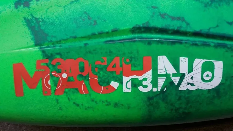 Pyranha Machno Medium - Custom Colours