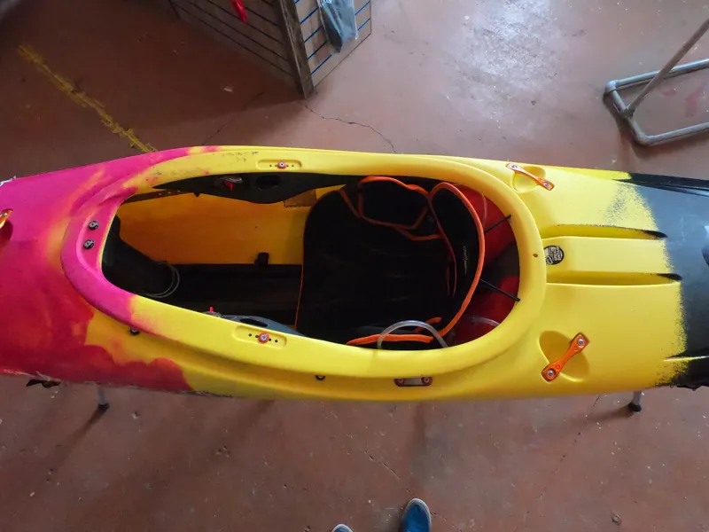 Pyranha Ripper Small Custom Colours - Ex Demo-5