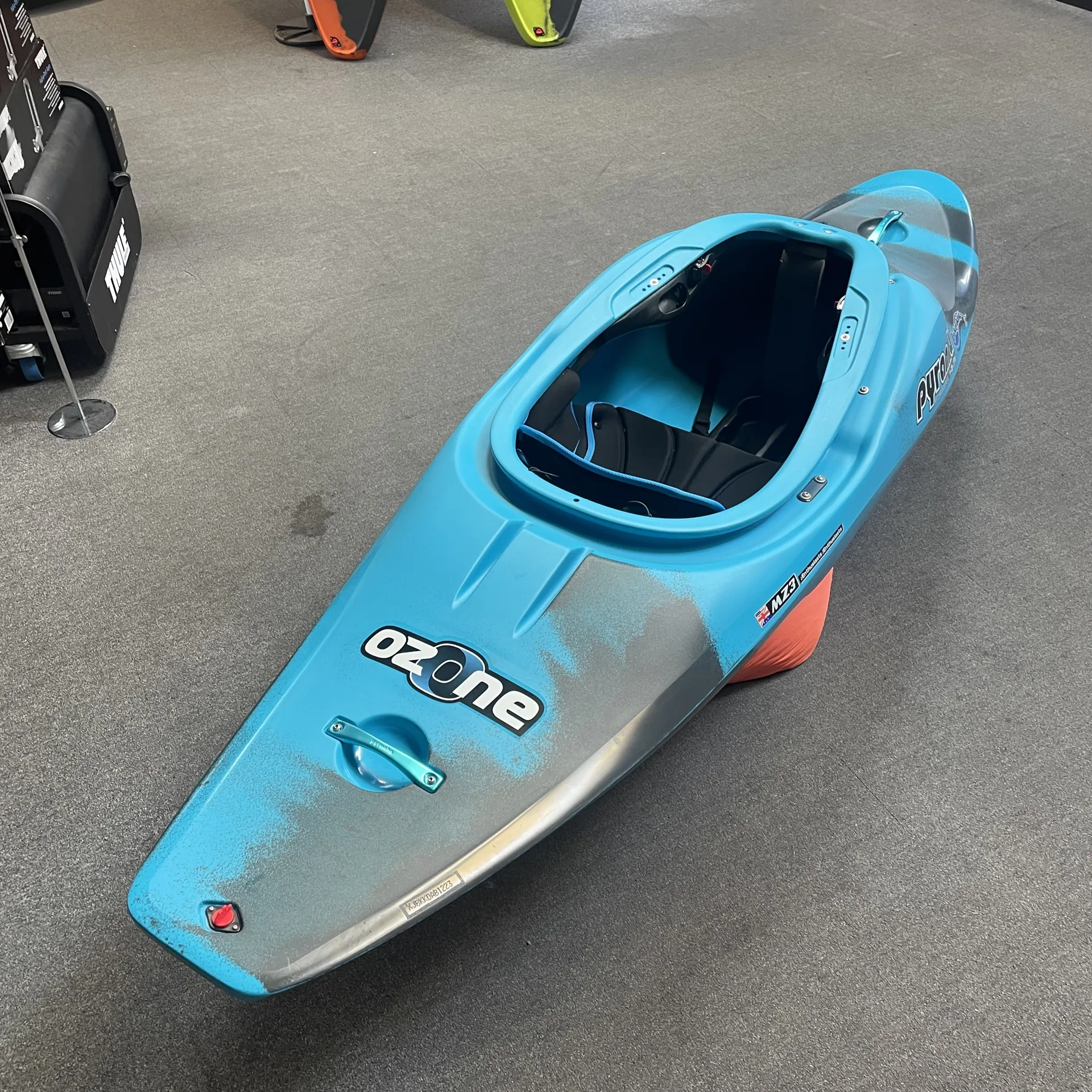 Pyranha Ozone Large Freeride Whitewater Kayak - Blue Jay