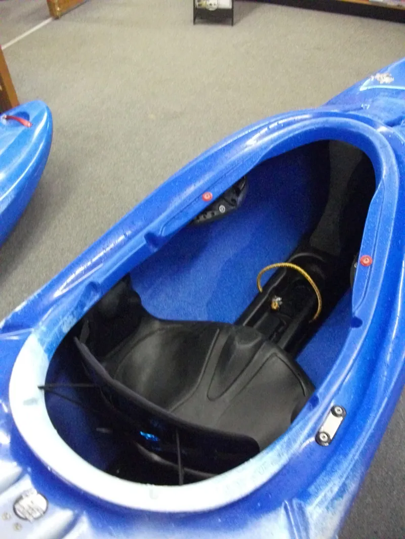 Used Pyranha Z.One Medium B/W Rapid Spec Kayak-2