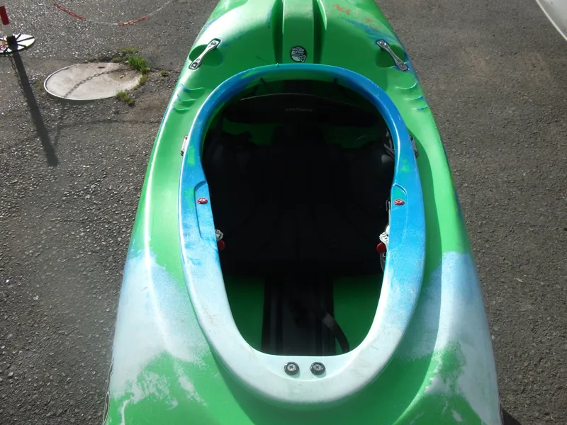 Ex Demo Pyranha Burn 3 LARGE. Lime Blue White with C4S Outfitting-3