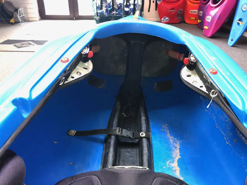 Used Pyranha Karnali Blue Connect 30 Large-4