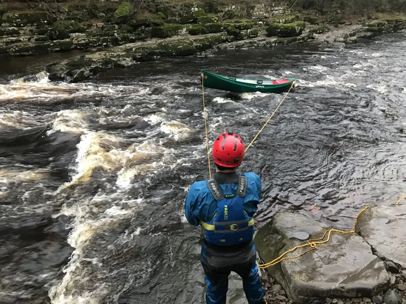2021 Peak UK River Guide White Water Buoyancy Aids in Blue or Red-4