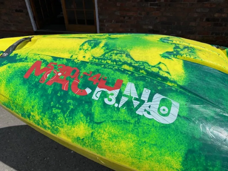 Pyranha Machno Large Yelow Green Red - Ex-Demo