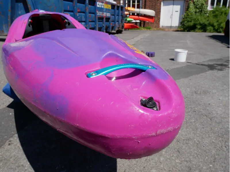 2019 Pyranha Machno Stout 2 Large Pink Fizz Used-1