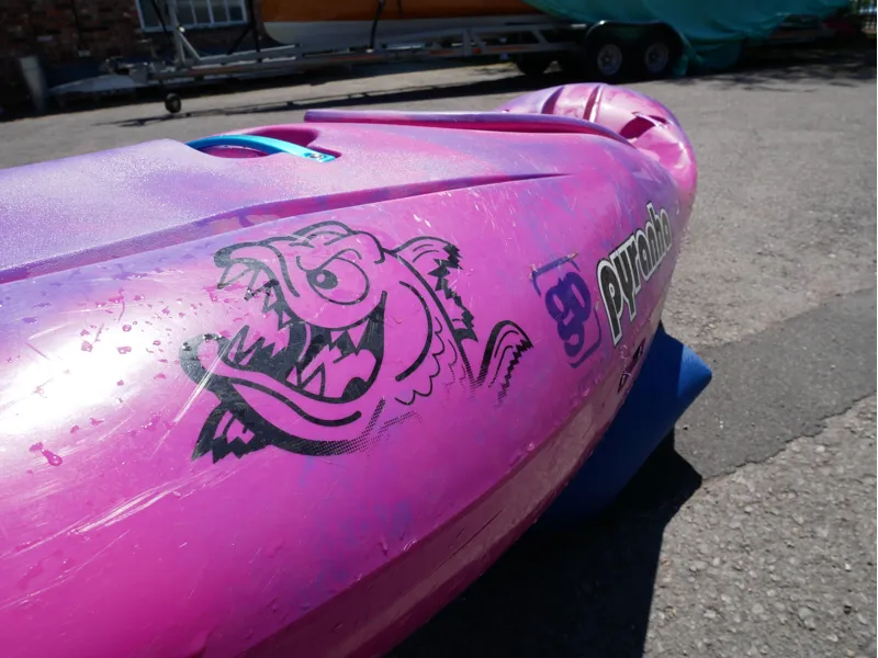 2019 Pyranha Machno Stout 2 Large Pink Fizz Used-5