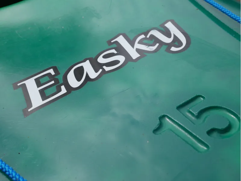 Venture Easky 15 Yellow Green Red Skeg Used