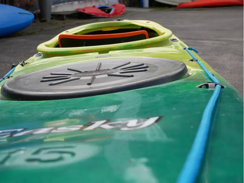 Venture Easky 15 Yellow Green Red Skeg Used-5