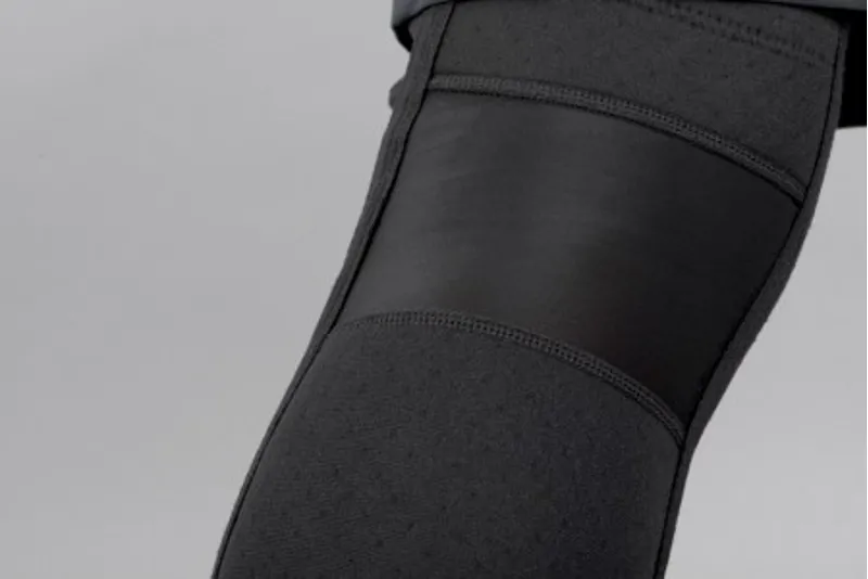 2018 Sweet Protection Bearsuit Knee Guards-2