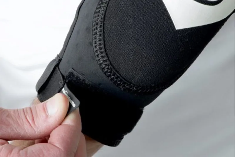 2018 Sweet Protection Bearsuit Elbow Pads-1