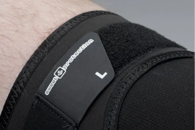 2018 Sweet Protection Bearsuit Light Knee Pads-3