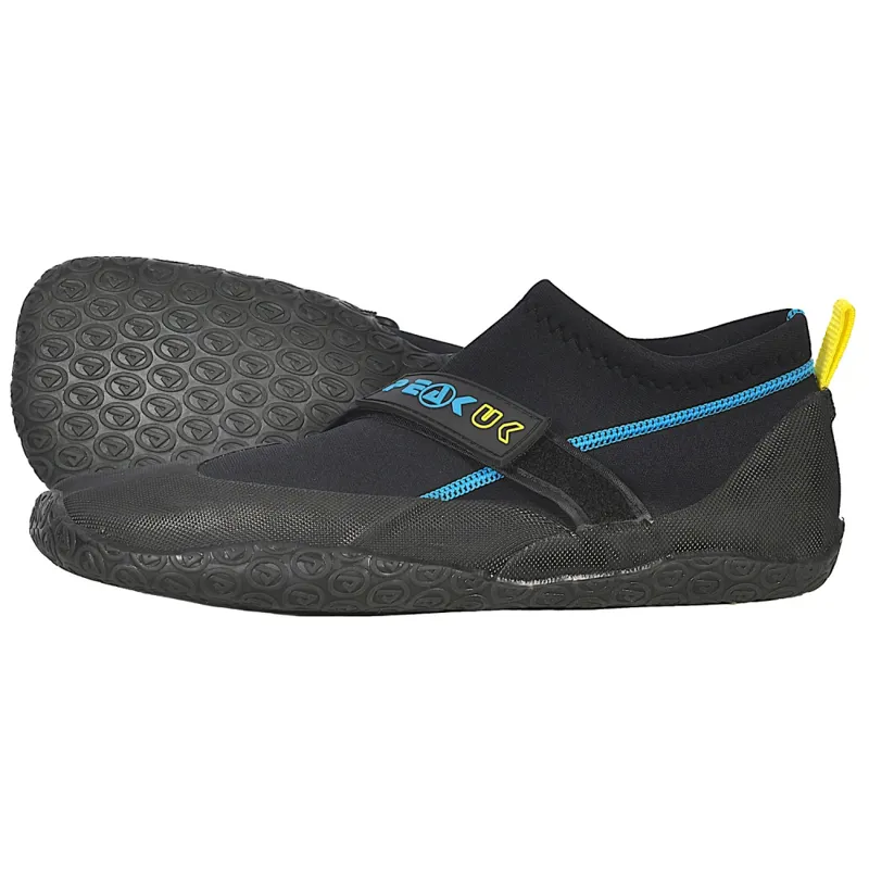 Kids hotsell shoes 2.5